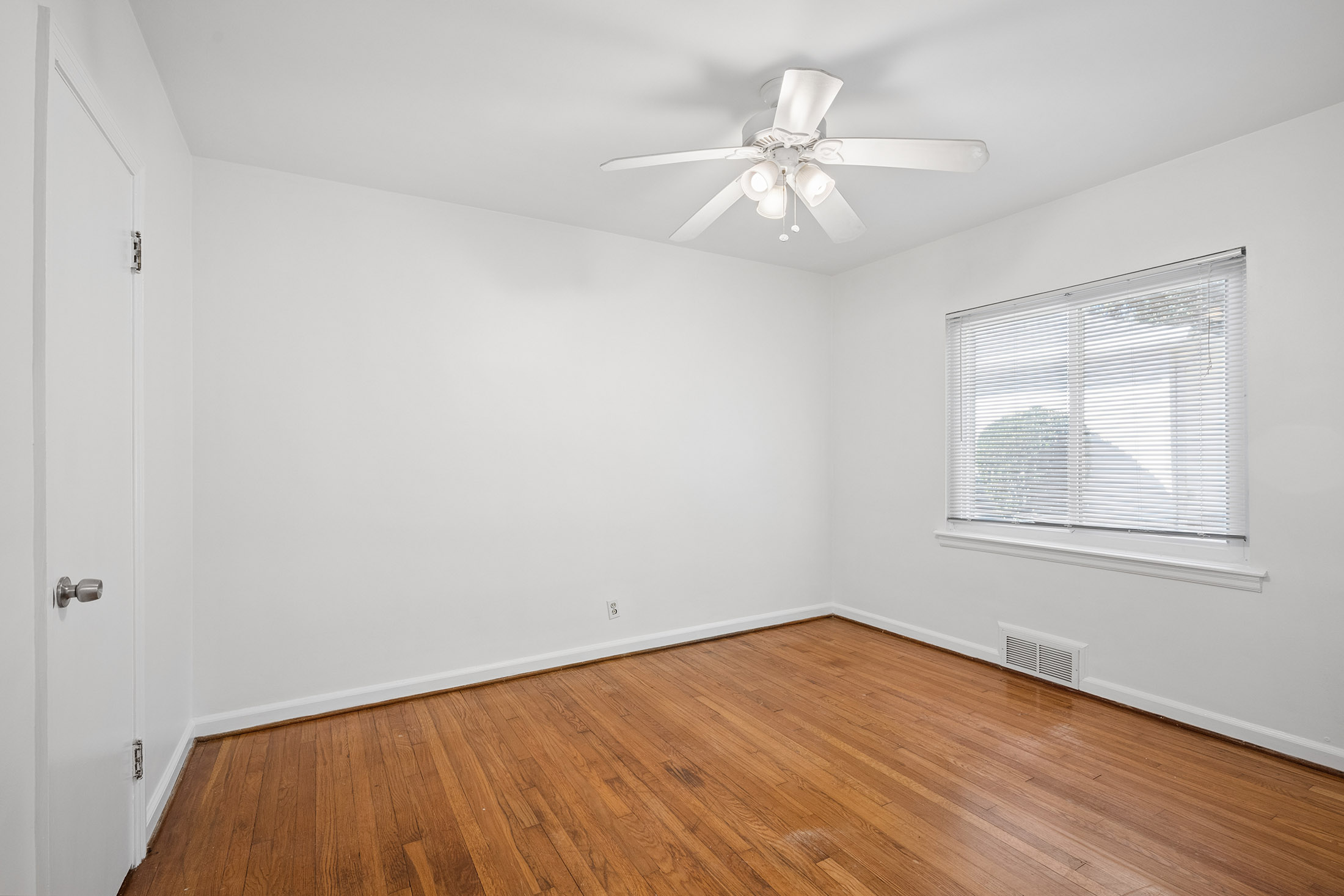  Beautifully Updated Brick Duplex Offers Rare Opportunity in the Heart of Decatur - 物件實景