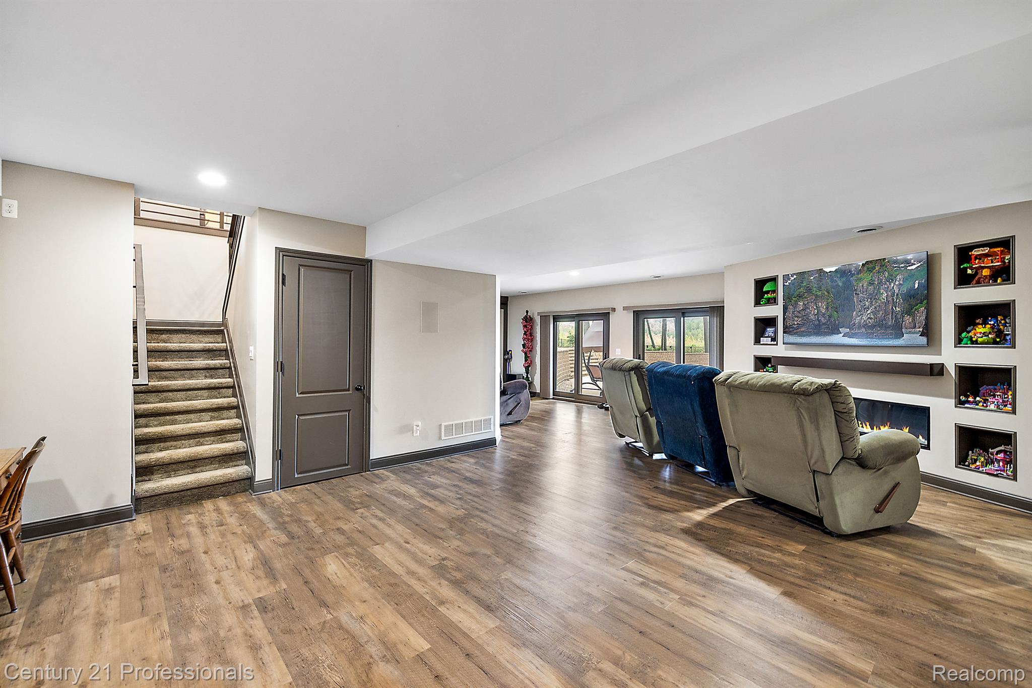 Davisburg, Michigan, 48350, United States, 5 Bedrooms Bedrooms, ,4 BathroomsBathrooms,Residential,For Sale,1978362