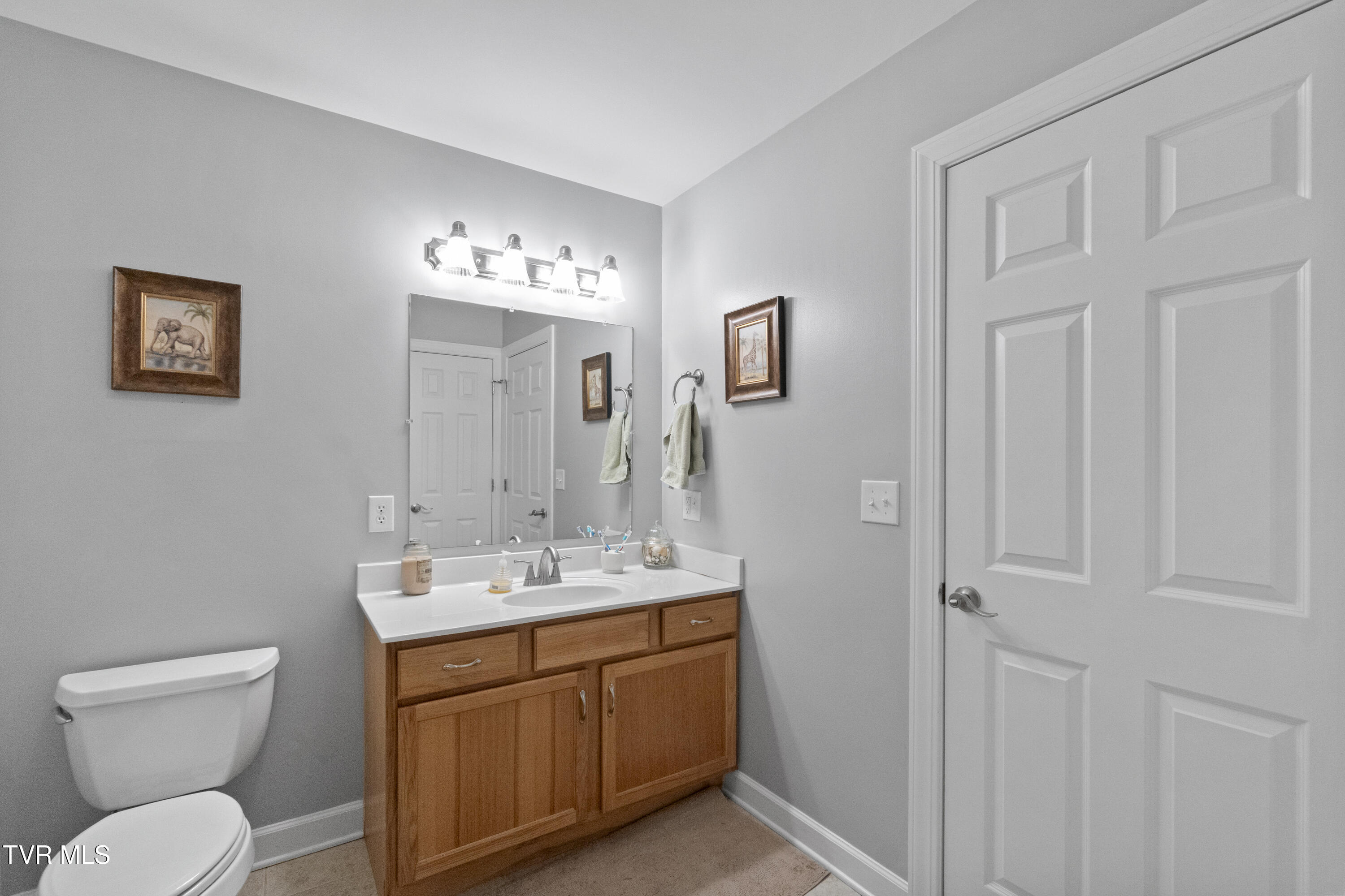 Greeneville, Tennessee, 37745, United States, 5 Bedrooms Bedrooms, ,5 BathroomsBathrooms,Residential,For Sale,2012581