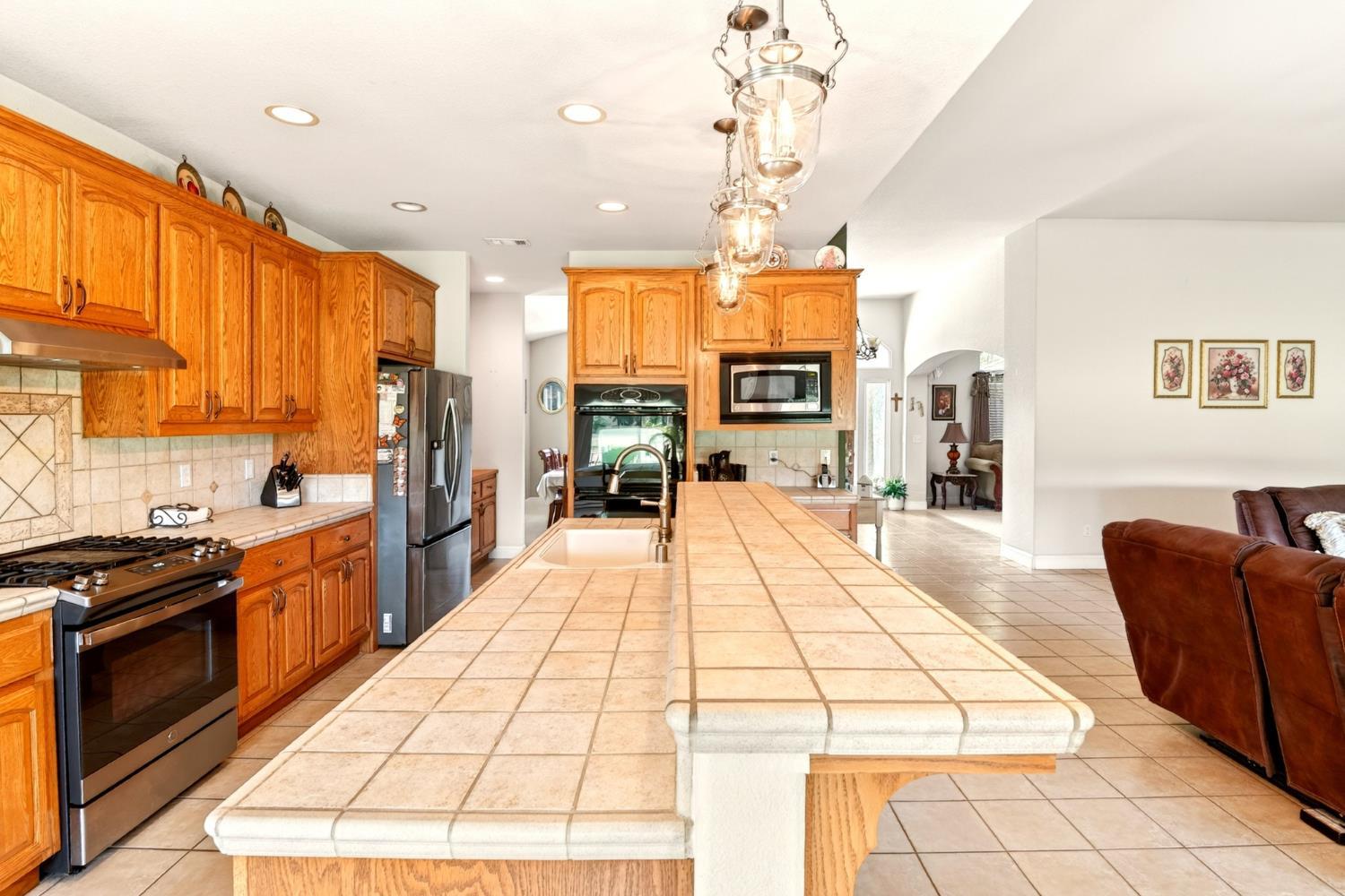 Valley Springs, California, 95252, United States, 4 Bedrooms Bedrooms, ,3 BathroomsBathrooms,Residential,For Sale,2049425
