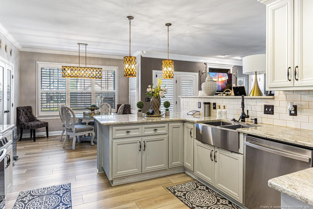 Fayetteville, North Carolina, 28312, United States, 5 Bedrooms Bedrooms, ,4 BathroomsBathrooms,Residential,For Sale,2001884