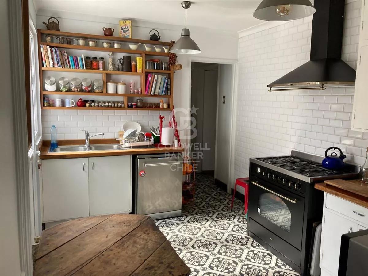 Providencia, Chile, 4 Bedrooms Bedrooms, ,3 BathroomsBathrooms,Residential,For Sale,1737158