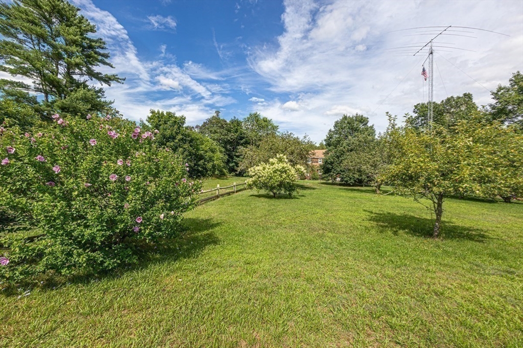 Rochester, Massachusetts, 02770, United States, 3 Bedrooms Bedrooms, ,2 BathroomsBathrooms,Residential,For Sale,1902514