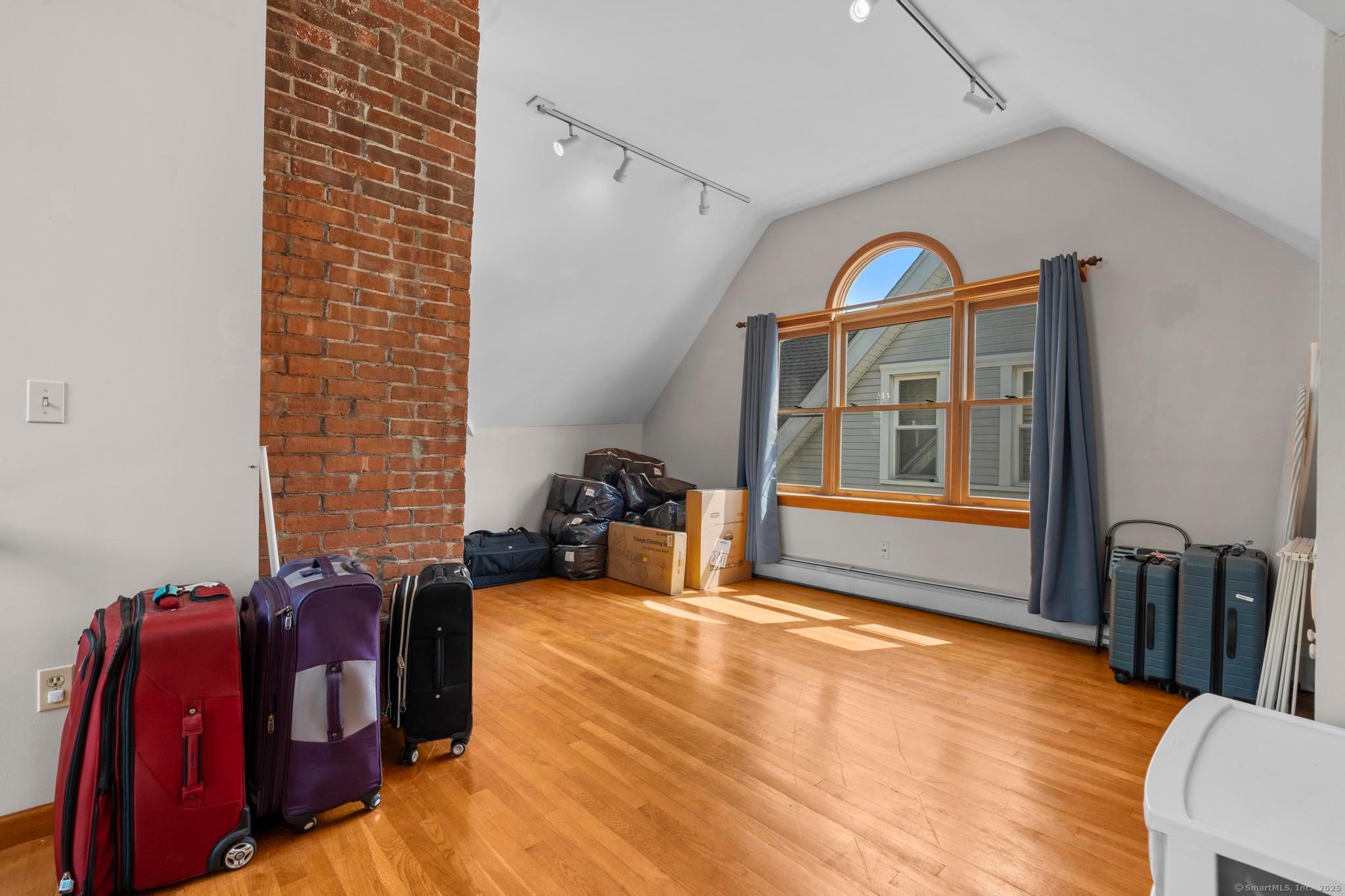 New Haven, Connecticut, 06511, United States, 5 Bedrooms Bedrooms, ,3 BathroomsBathrooms,Residential,For Sale,1930544