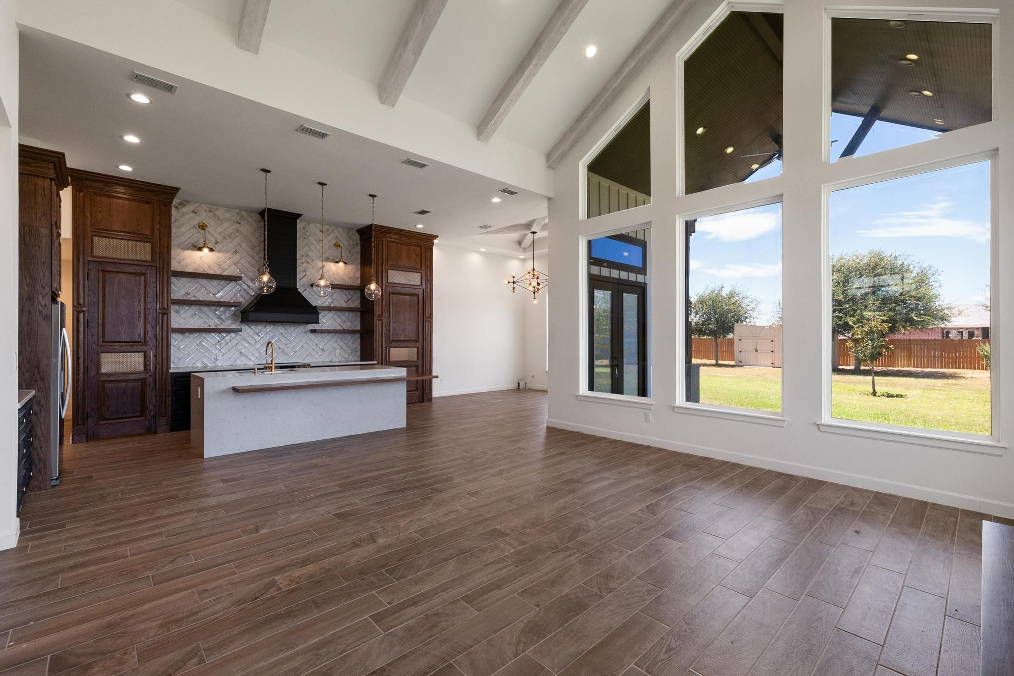  Elevated South Texas Living - 物件實景