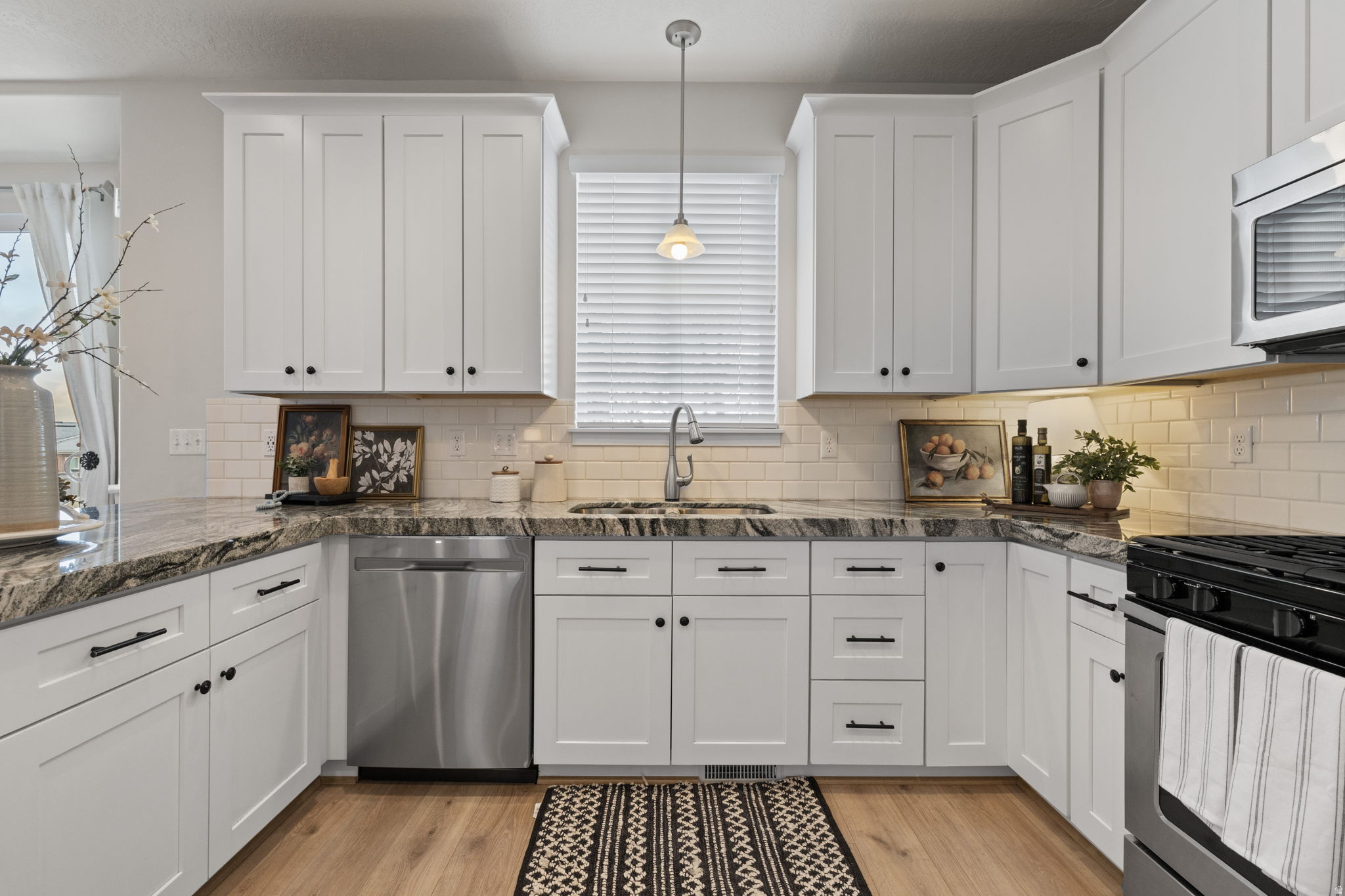 Eagle Mountain, Utah, 84005, United States, 5 Bedrooms Bedrooms, ,4 BathroomsBathrooms,Residential,For Sale,2003166