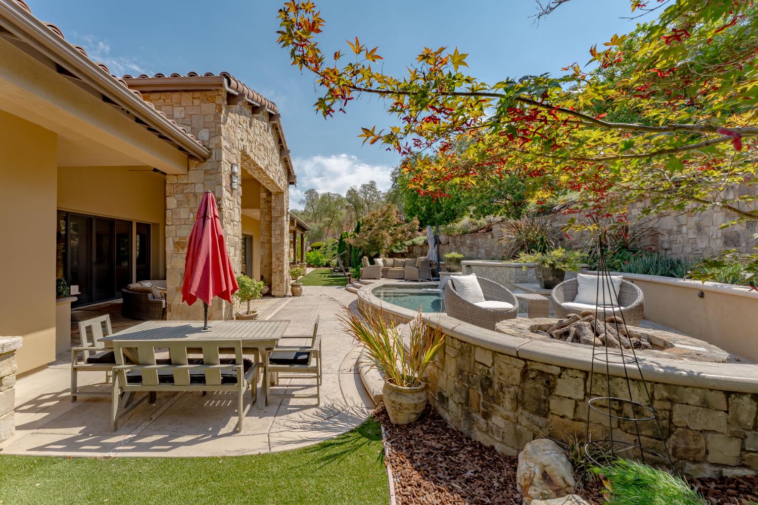 Loomis, California, 95650, United States, 4 Bedrooms Bedrooms, ,5 BathroomsBathrooms,Residential,For Sale,1939429