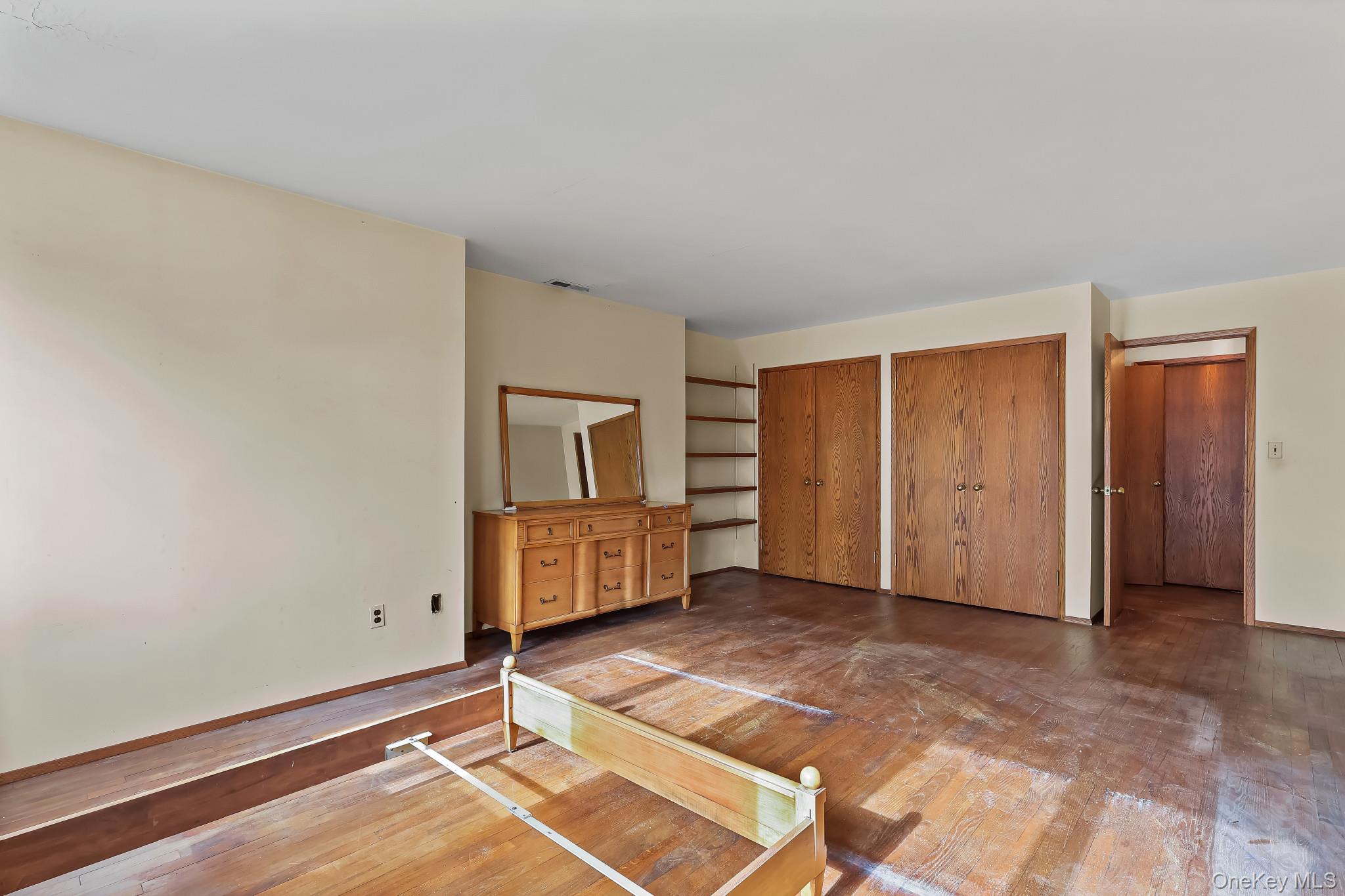 Harrison, New York, 10528, United States, 4 Bedrooms Bedrooms, ,5 BathroomsBathrooms,Residential,For Sale,1989402