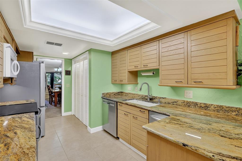 Largo, Florida, 33774, United States, 3 Bedrooms Bedrooms, ,3 BathroomsBathrooms,Residential,For Sale,1965170