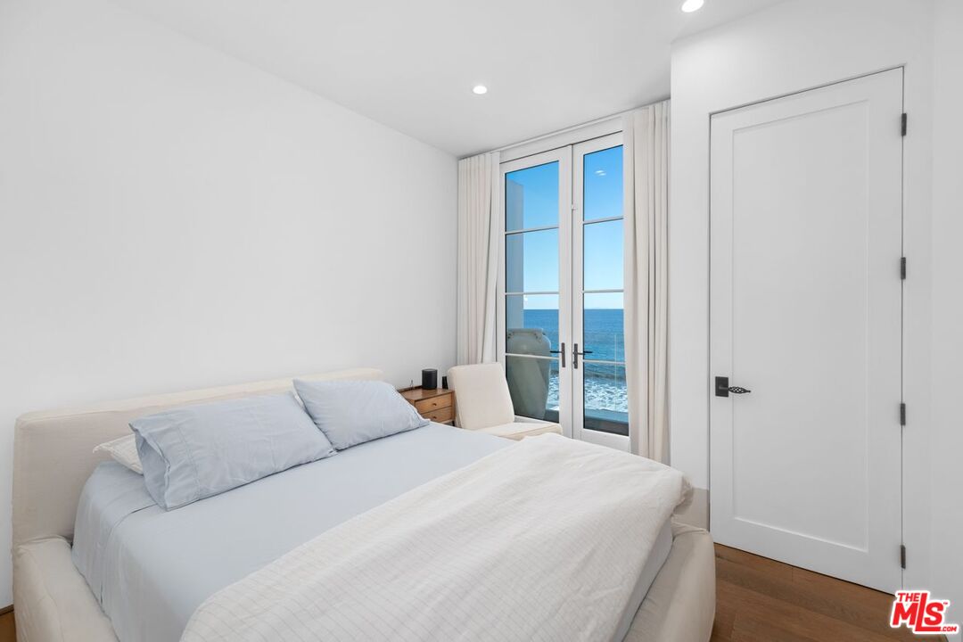 Malibu, California, 90265, United States, 3 Bedrooms Bedrooms, ,3 BathroomsBathrooms,Residential,For Sale,1918714