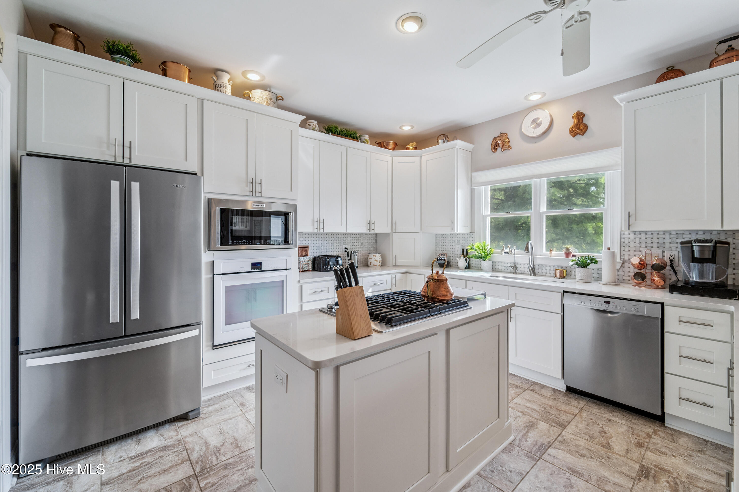 New Bern, North Carolina, 28560, United States, 4 Bedrooms Bedrooms, ,3 BathroomsBathrooms,Residential,For Sale,1907556