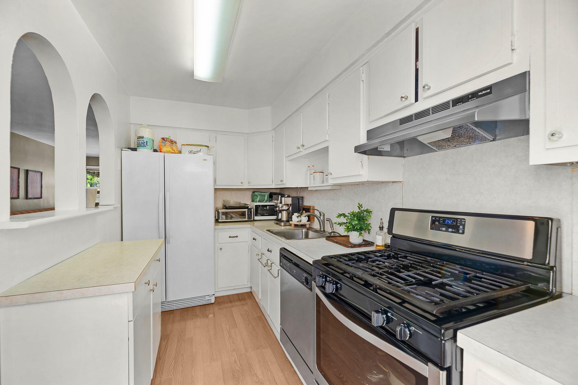 Yonkers, New York, 10704, United States, 3 Bedrooms Bedrooms, ,3 BathroomsBathrooms,Residential,For Sale,1796688