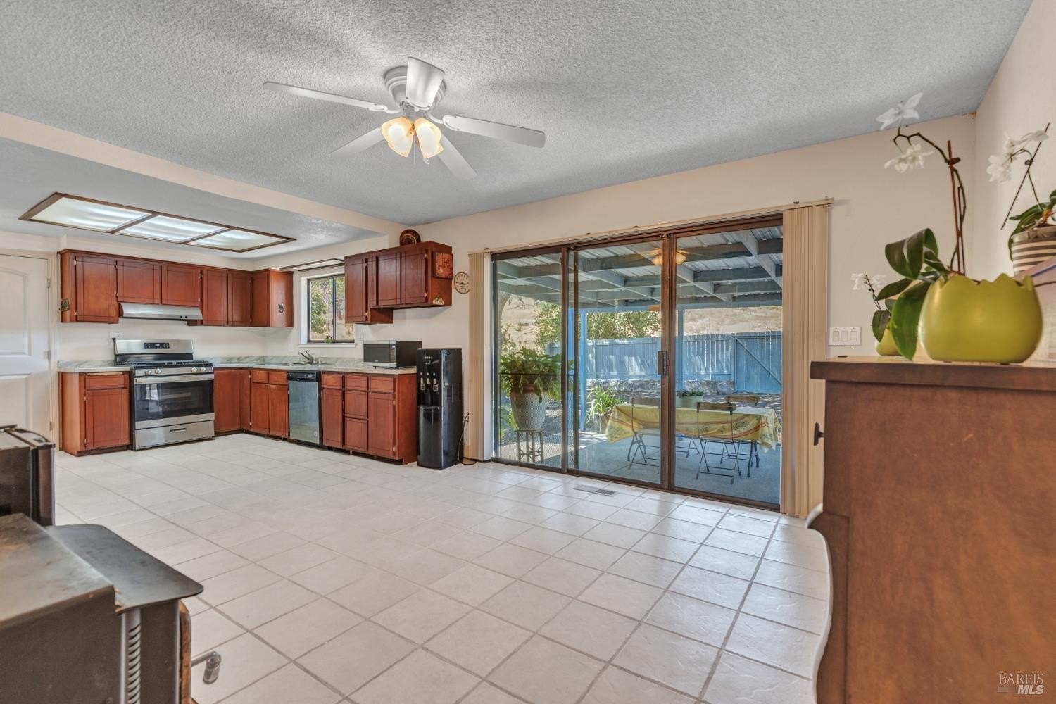 St. Helena, California, 94574, United States, 3 Bedrooms Bedrooms, ,2 BathroomsBathrooms,Residential,For Sale,1906770