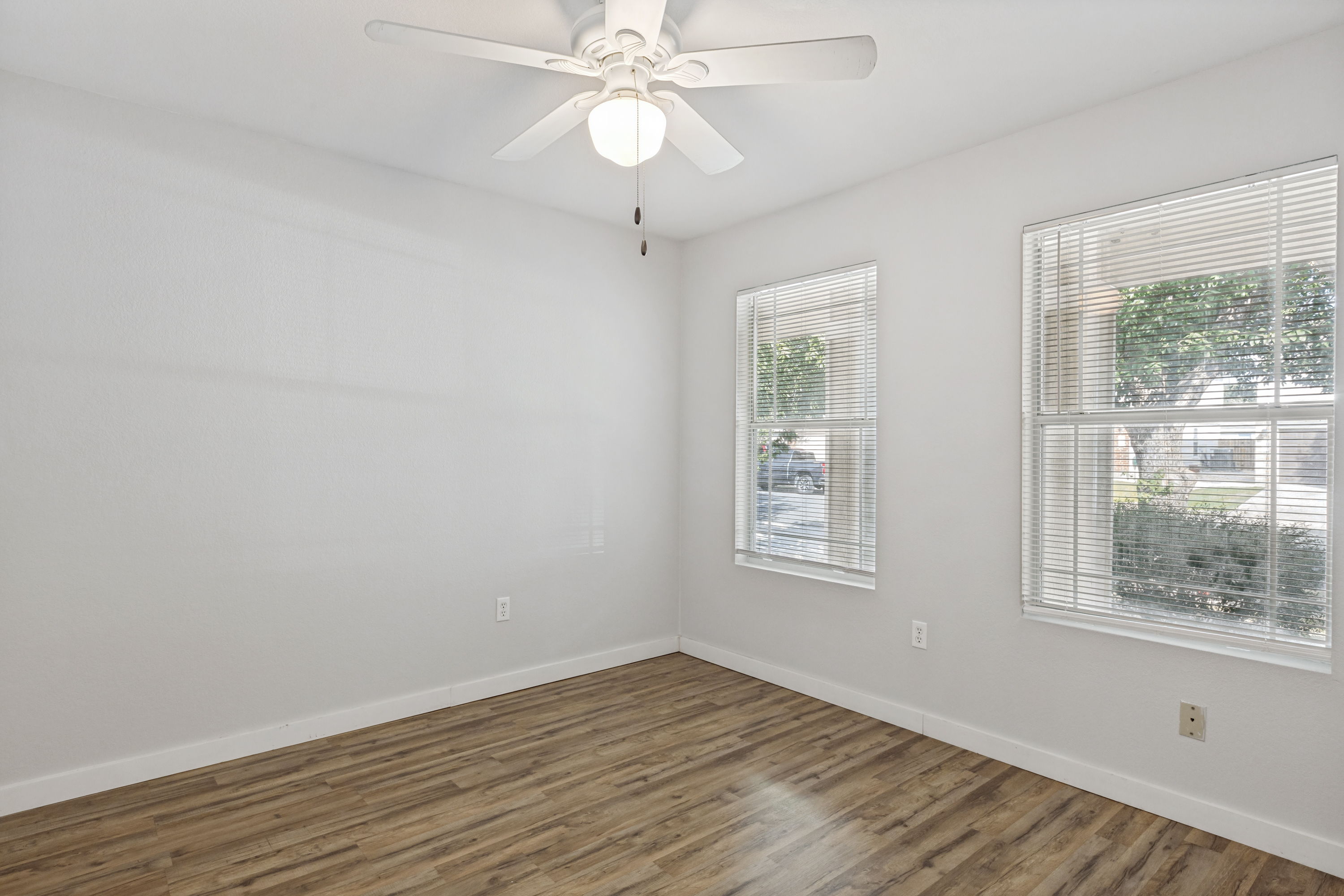 Beautifully Remodeled in Riverside Meadows - 物件實景