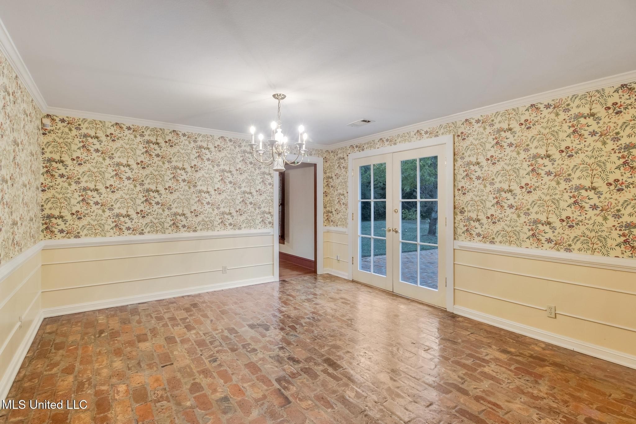 Gulfport, Mississippi, 39507, United States, 4 Bedrooms Bedrooms, ,4 BathroomsBathrooms,Residential,For Sale,1977287