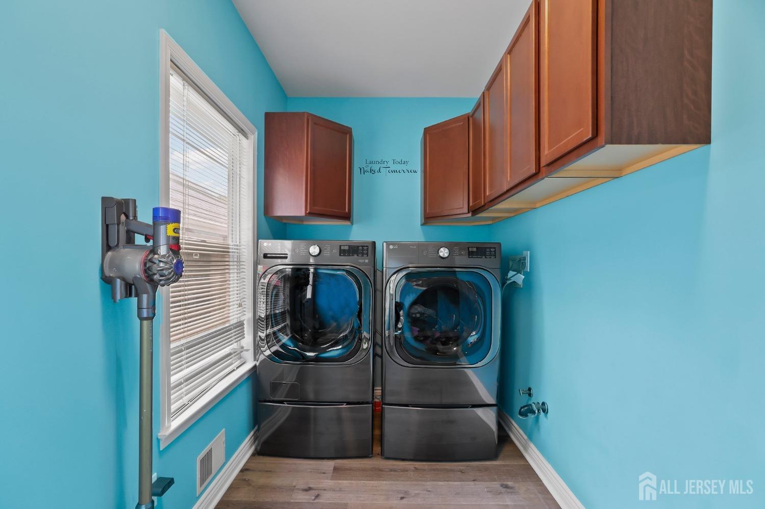 Marlboro, New Jersey, 07751, United States, 5 Bedrooms Bedrooms, ,3 BathroomsBathrooms,Residential,For Sale,1975938