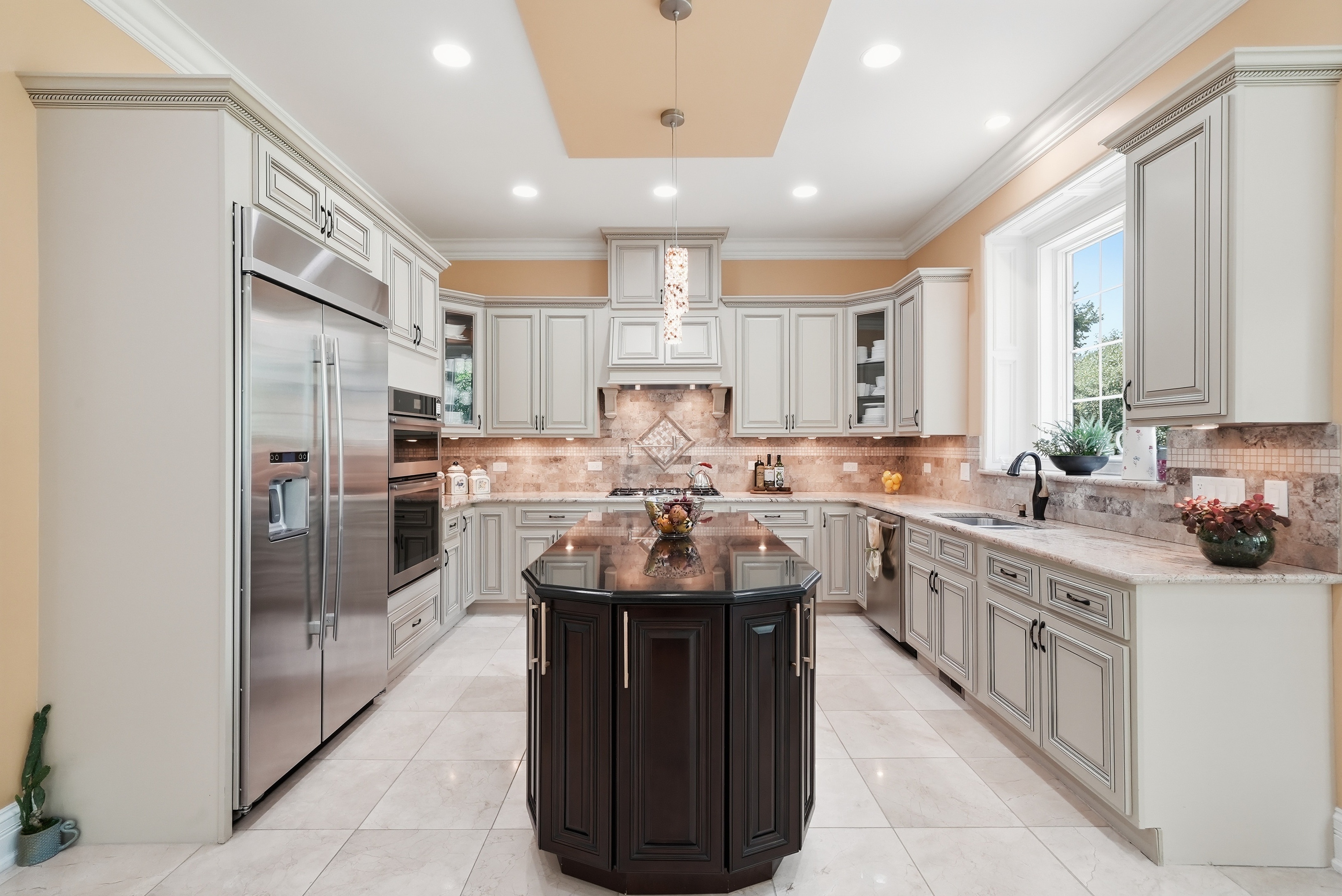  Perfectly Positioned in the Prestigious Golfview Hills Community of Hinsdale - 物件實景