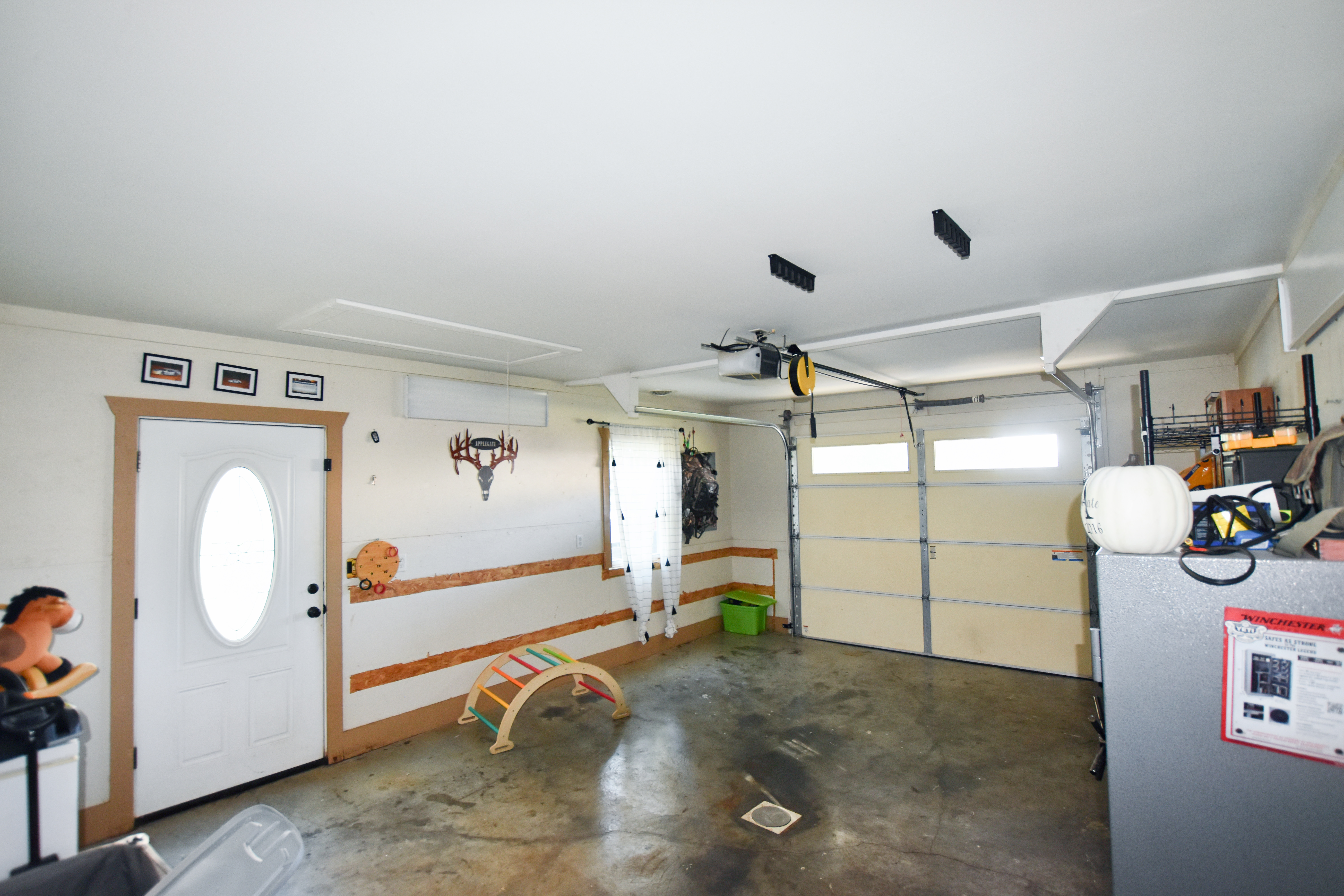 Flemingsburg, Kentucky, 41041, United States, 3 Bedrooms Bedrooms, ,2 BathroomsBathrooms,Residential,For Sale,1915775
