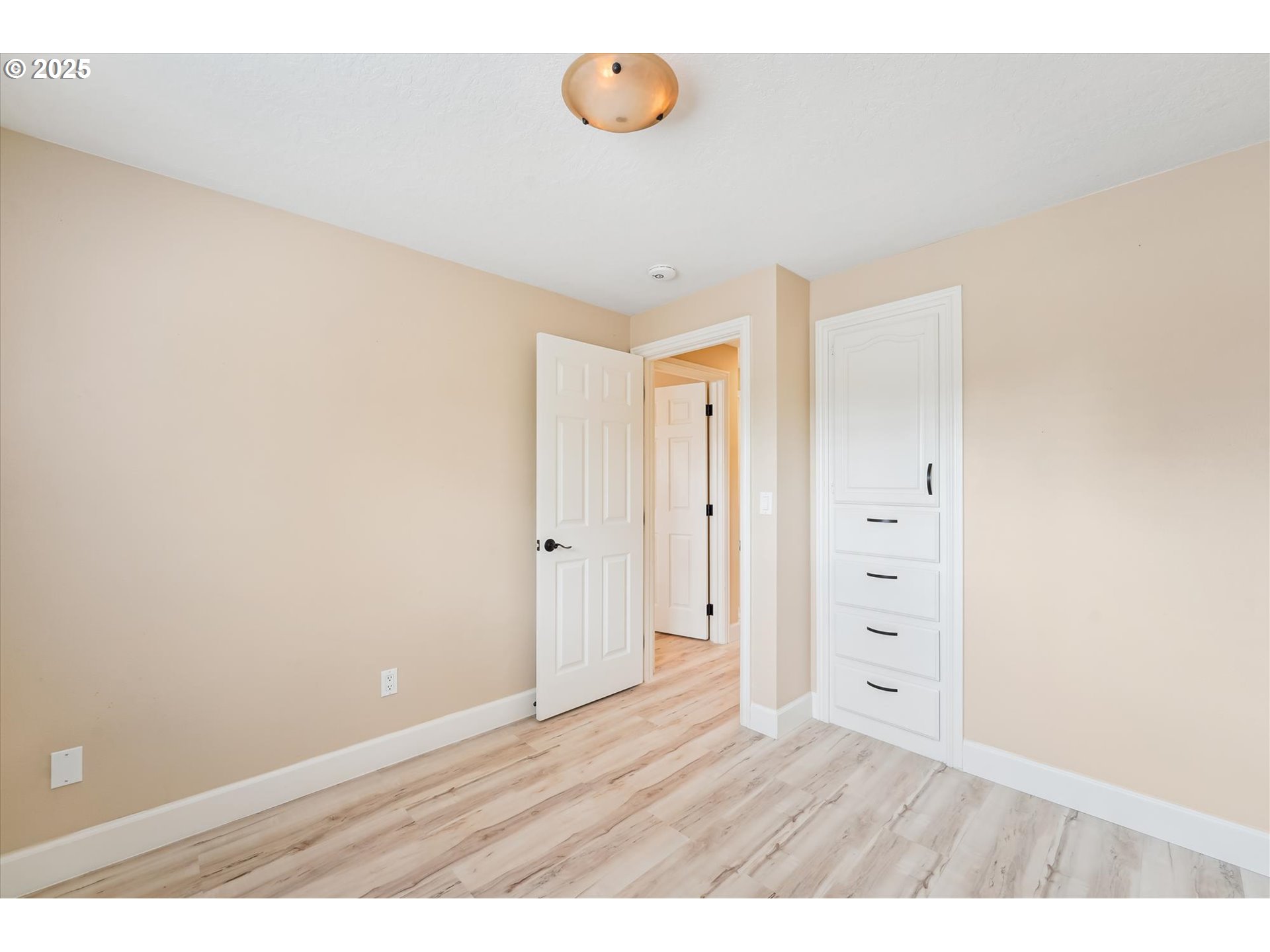 Forest Grove, Oregon, 97116, United States, 3 Bedrooms Bedrooms, ,2 BathroomsBathrooms,Residential,For Sale,1917976