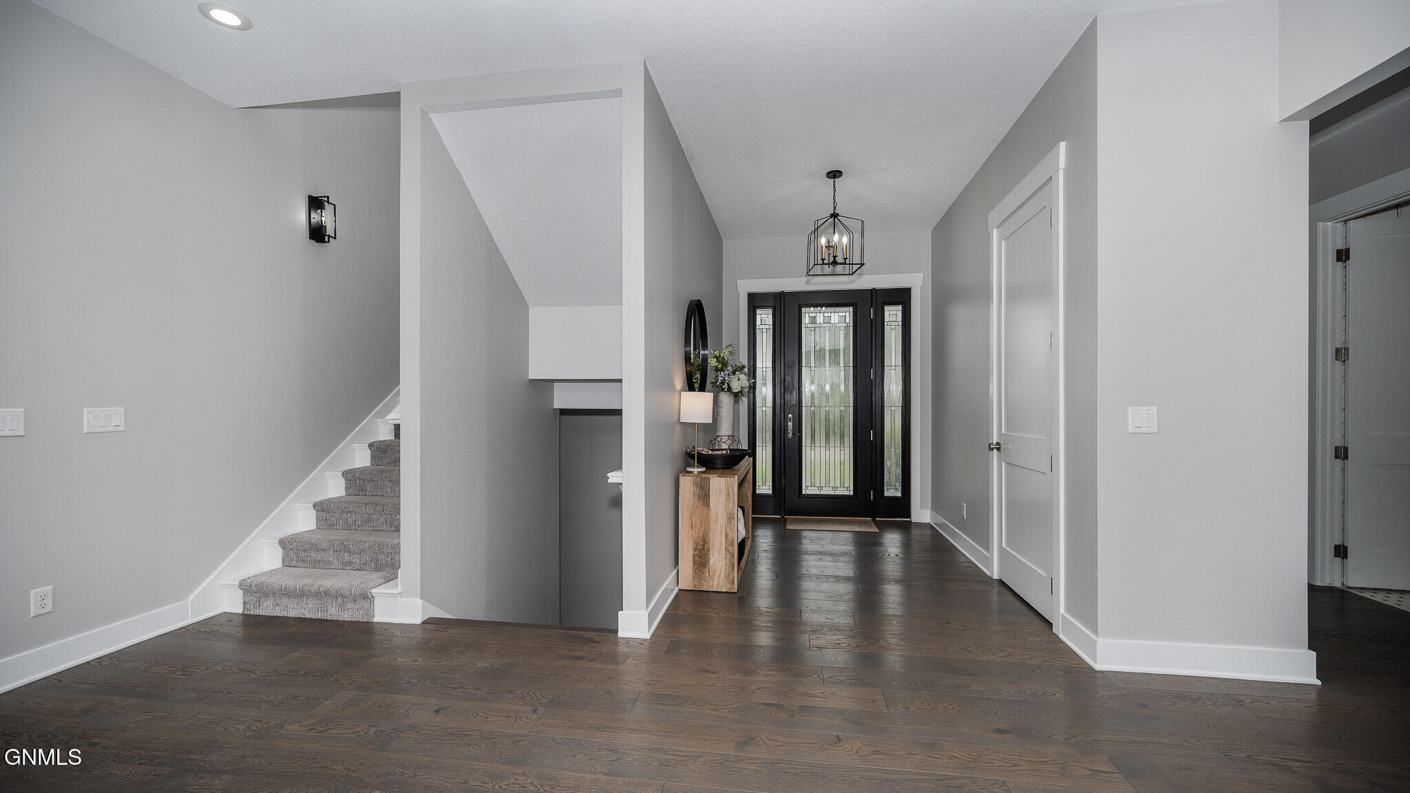 Bismarck, North Dakota, 58504, United States, 6 Bedrooms Bedrooms, ,4 BathroomsBathrooms,Residential,For Sale,1982102