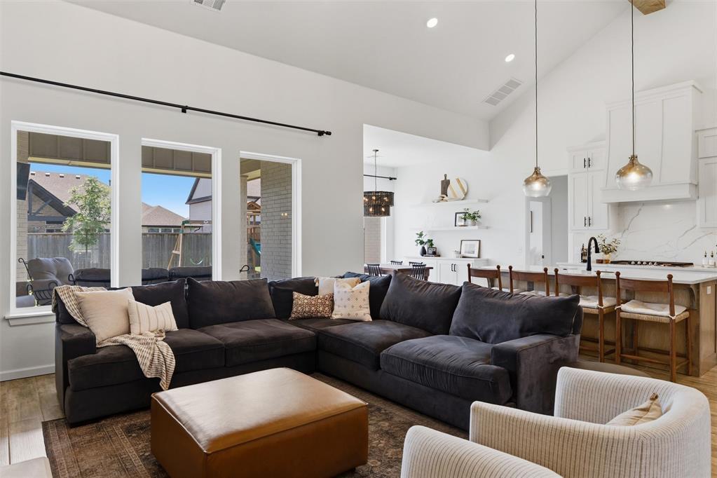 Norman, Oklahoma, 73072, United States, 5 Bedrooms Bedrooms, ,3 BathroomsBathrooms,Residential,For Sale,2048033