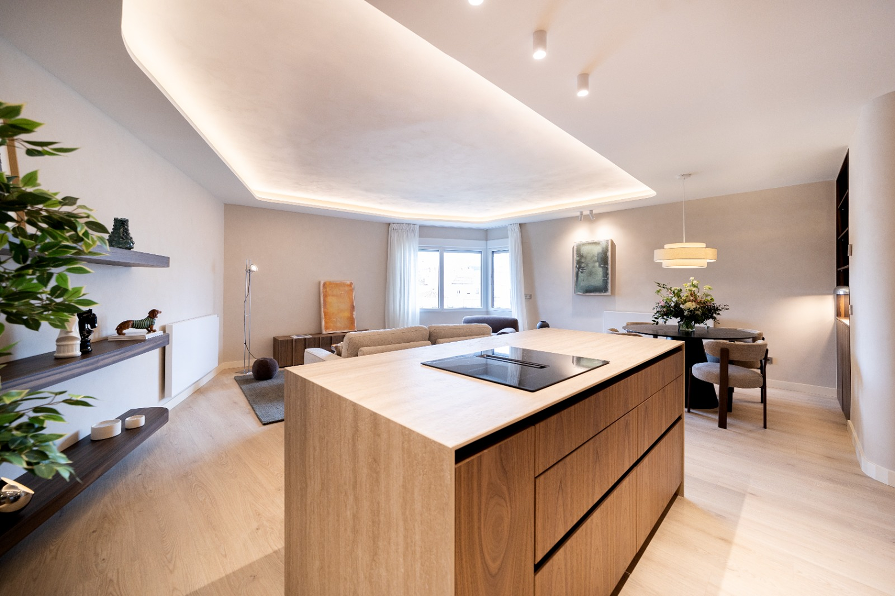  Newly renovated flat, 7th floor exterior, south-facing - 物件實景