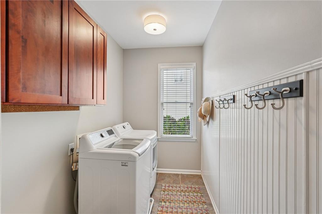 Suwanee, Georgia, 30024, United States, 4 Bedrooms Bedrooms, ,3 BathroomsBathrooms,Residential,For Sale,1974412