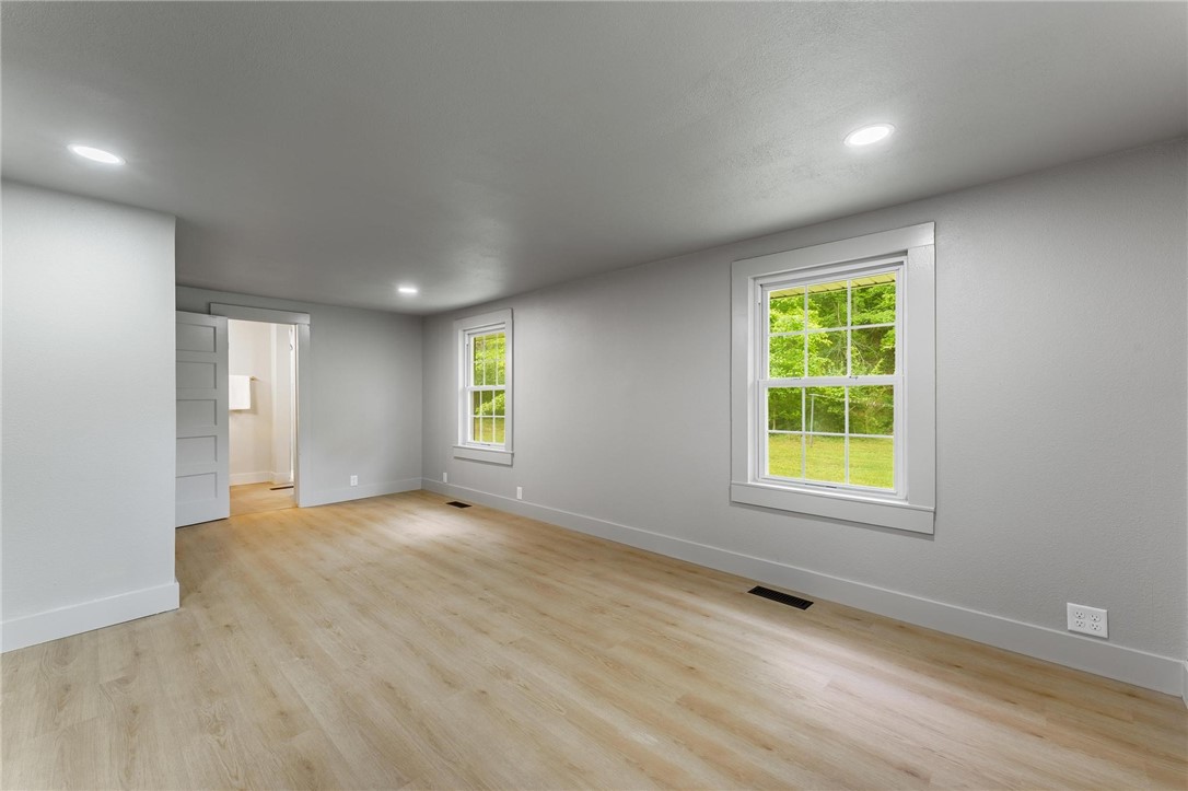 Fayetteville, Arkansas, 72704, United States, 5 Bedrooms Bedrooms, ,3 BathroomsBathrooms,Residential,For Sale,1805312