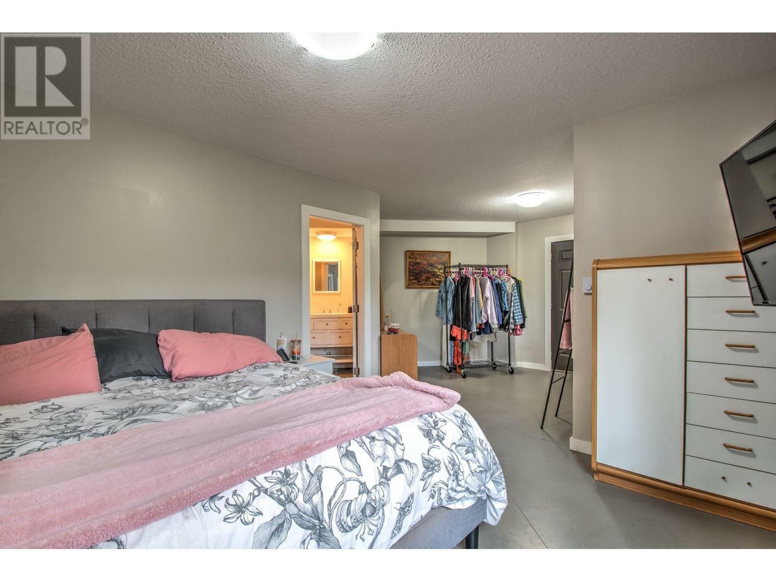 VERNON, British Columbia, V1H 2B9, CA, 3 Bedrooms Bedrooms, ,2 BathroomsBathrooms,Residential,For Sale,1836897