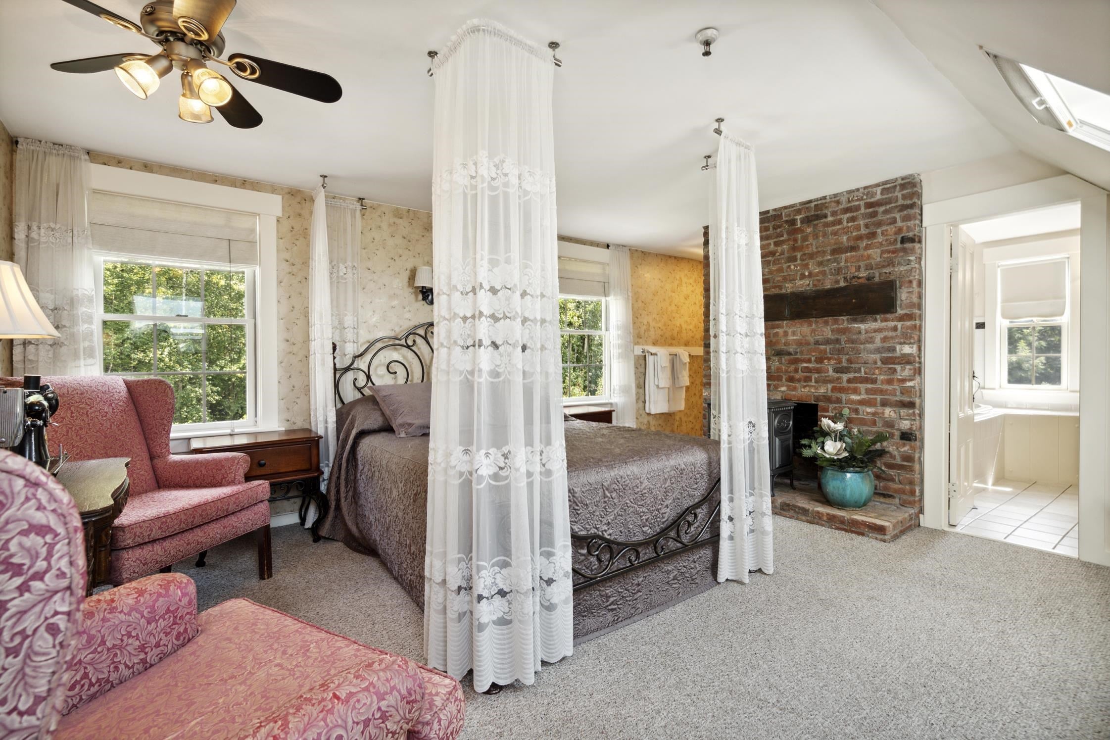 Bristol, New Hampshire, 03222, United States, 8 Bedrooms Bedrooms, ,5 BathroomsBathrooms,Residential,For Sale,1883549