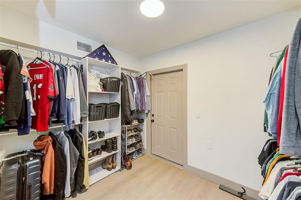 Largo, Florida, 33771, United States, 3 Bedrooms Bedrooms, ,2 BathroomsBathrooms,Residential,For Sale,1991349