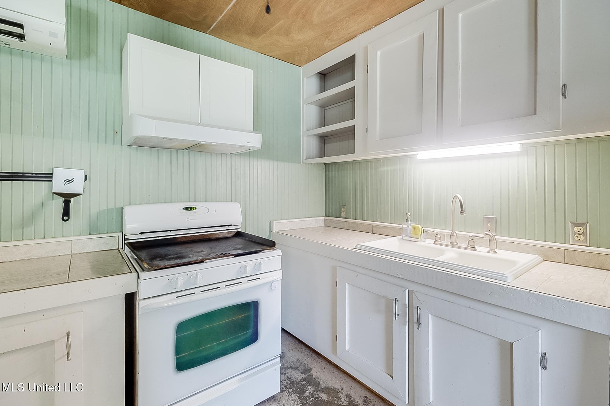 Pass Christian, Mississippi, 39571, United States, 3 Bedrooms Bedrooms, ,2 BathroomsBathrooms,Residential,For Sale,1779691