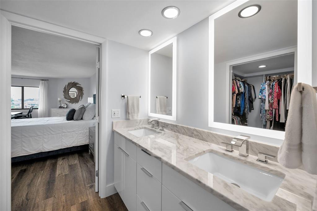 Clearwater Beach, Florida, 33767, United States, 2 Bedrooms Bedrooms, ,2 BathroomsBathrooms,Residential,For Sale,1786658