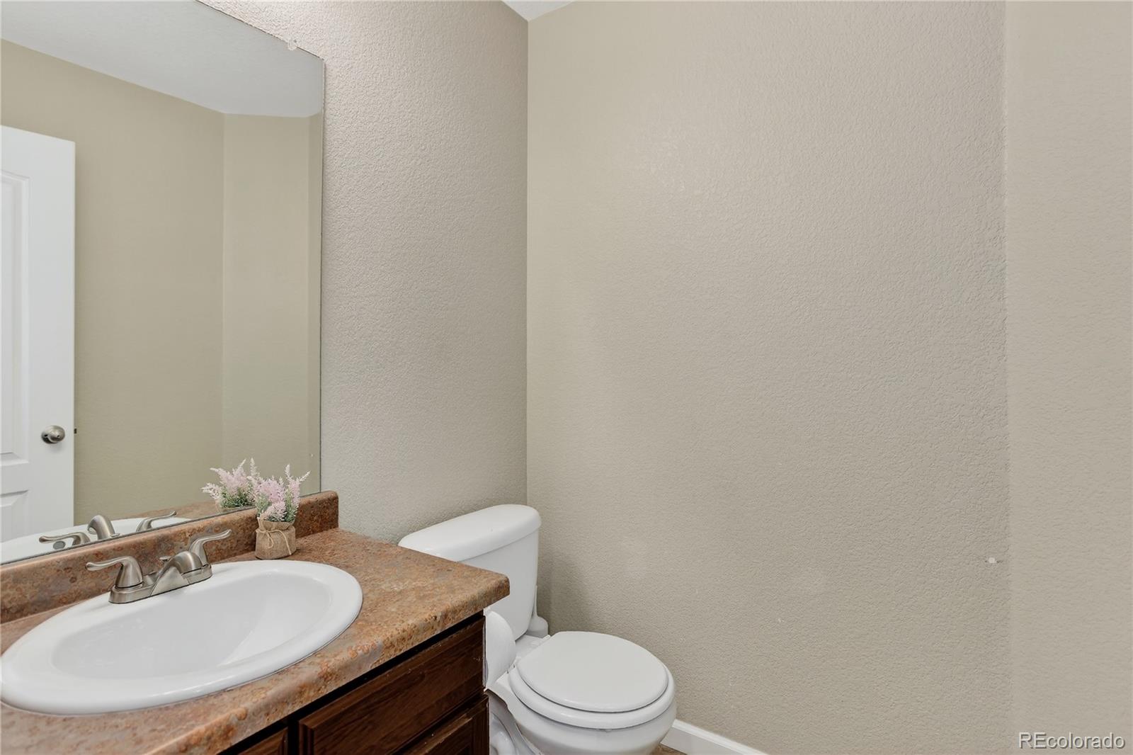 Aurora, Colorado, 80018, United States, 3 Bedrooms Bedrooms, ,3 BathroomsBathrooms,Residential,For Sale,1926277