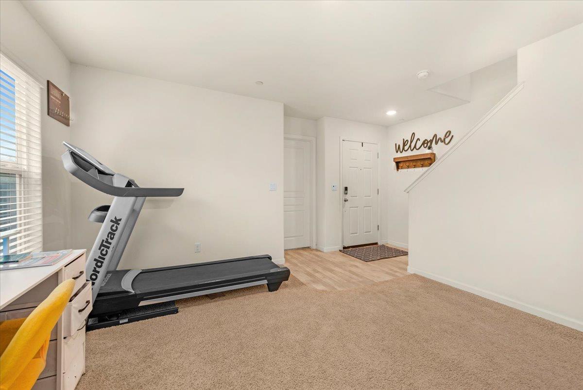 Fresno, California, 93722, United States, 5 Bedrooms Bedrooms, ,3 BathroomsBathrooms,Residential,For Sale,1982186