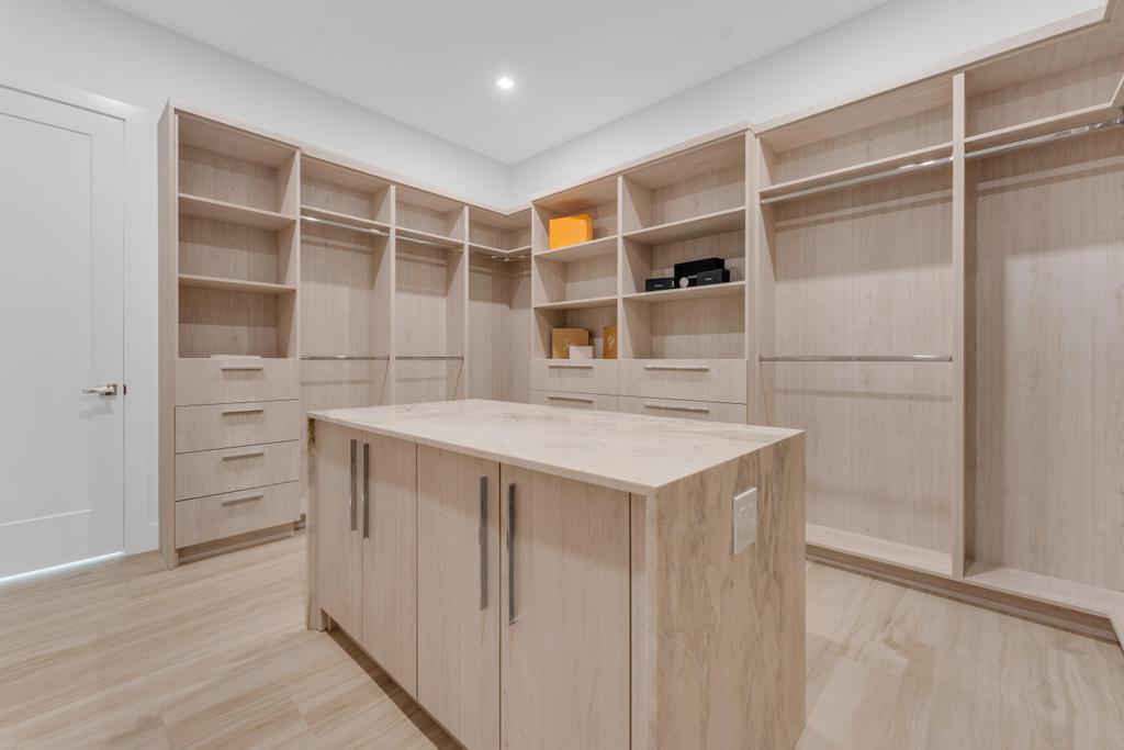 Delray Beach, Florida, 33444, United States, 4 Bedrooms Bedrooms, ,5 BathroomsBathrooms,Residential,For Sale,1974503