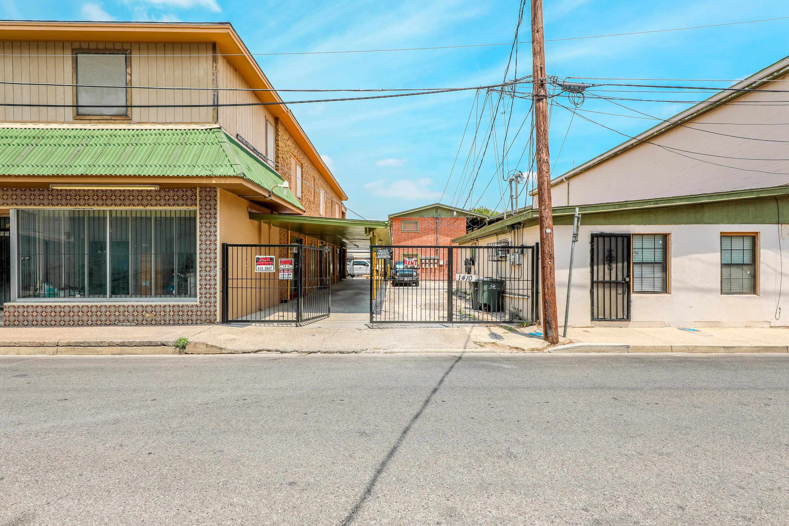 Laredo, Texas, 78040, United States, ,Residential,For Sale,1933495