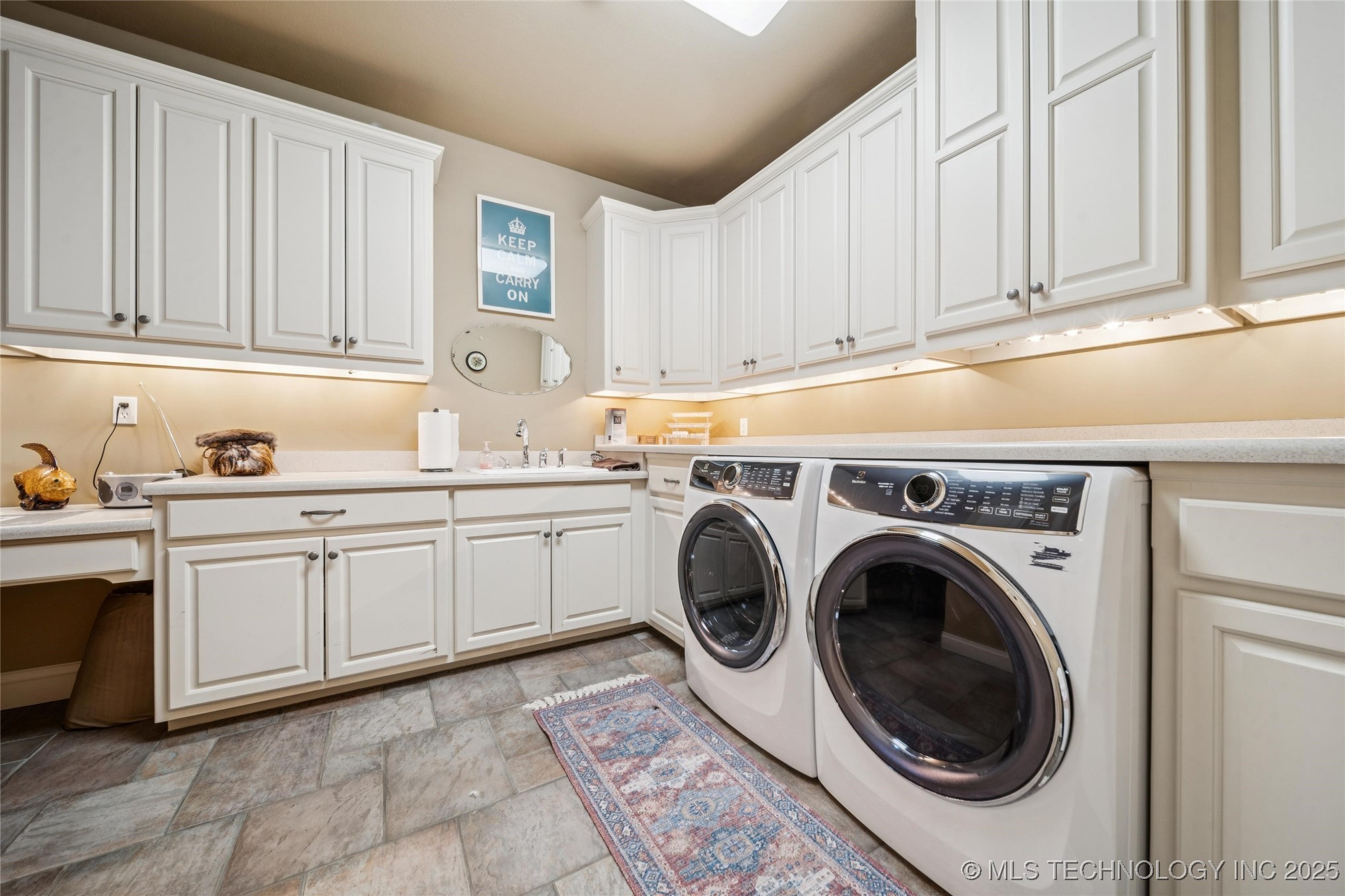 Mounds, Oklahoma, 74047, United States, 4 Bedrooms Bedrooms, ,6 BathroomsBathrooms,Residential,For Sale,1960960