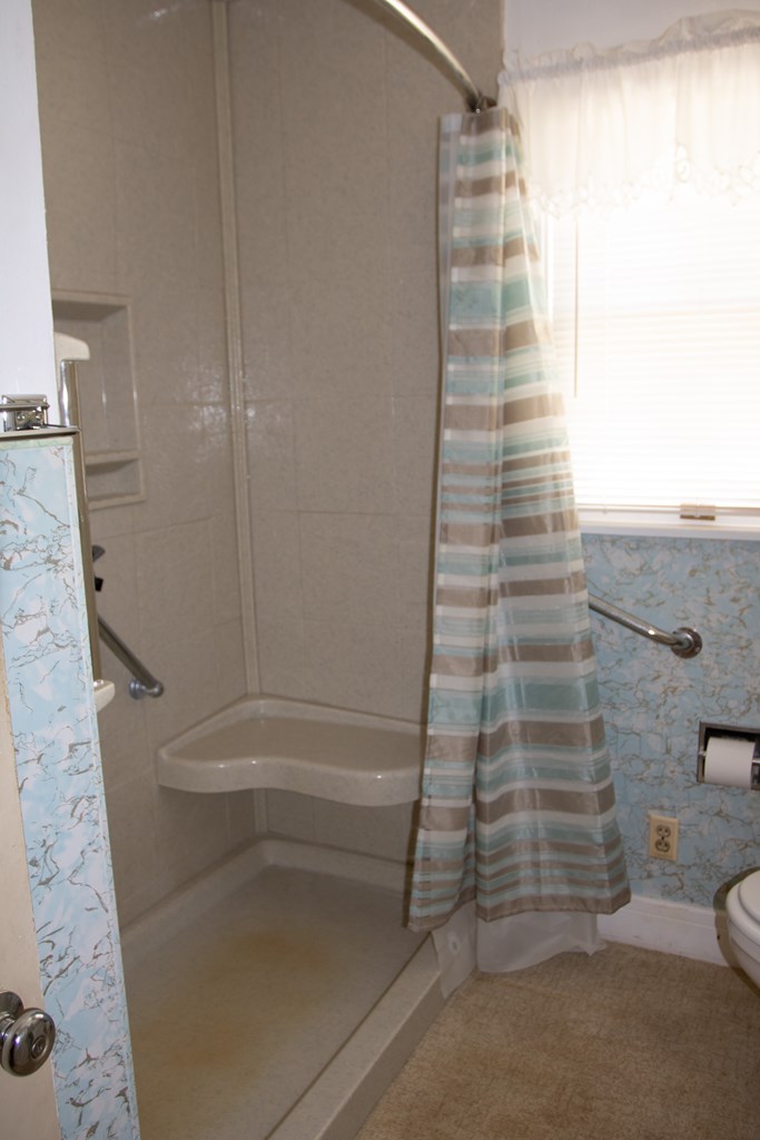 Fredericksburg, Texas, 78624, United States, 3 Bedrooms Bedrooms, ,4 BathroomsBathrooms,Residential,For Sale,1983806