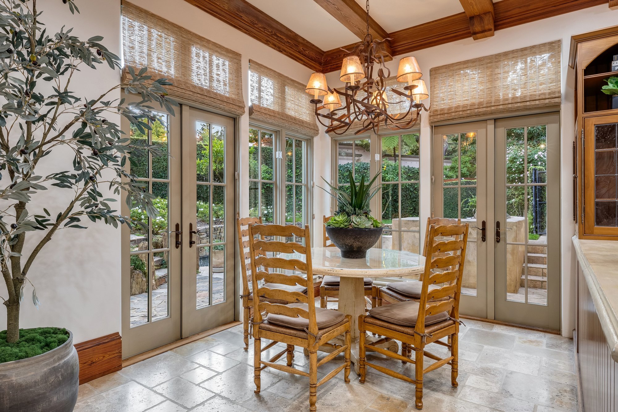  Timeless Elegance in Lower Hillsborough - 物件實景