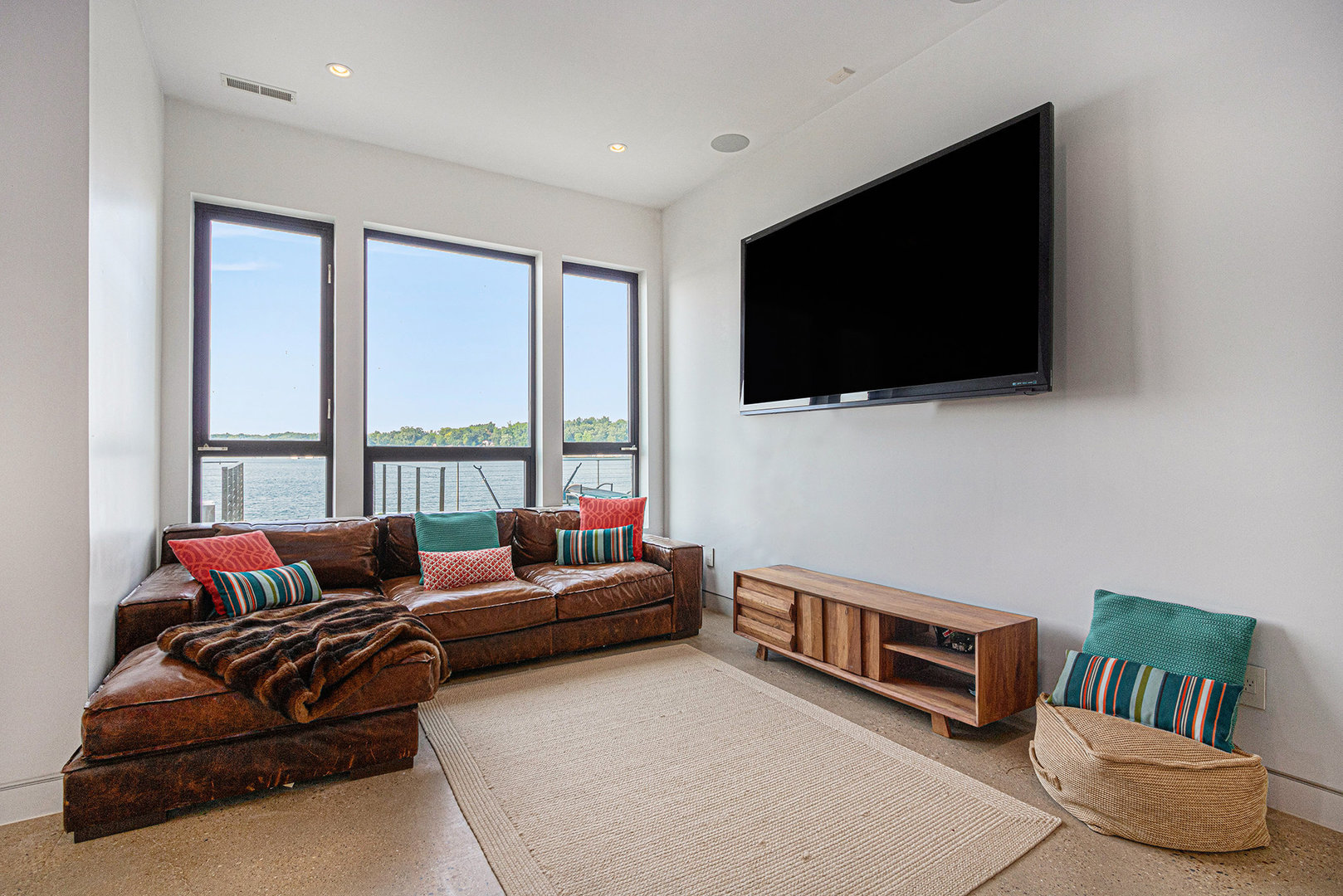 Dowagiac, Michigan, 49047, United States, 4 Bedrooms Bedrooms, ,5 BathroomsBathrooms,Residential,For Sale,1974252