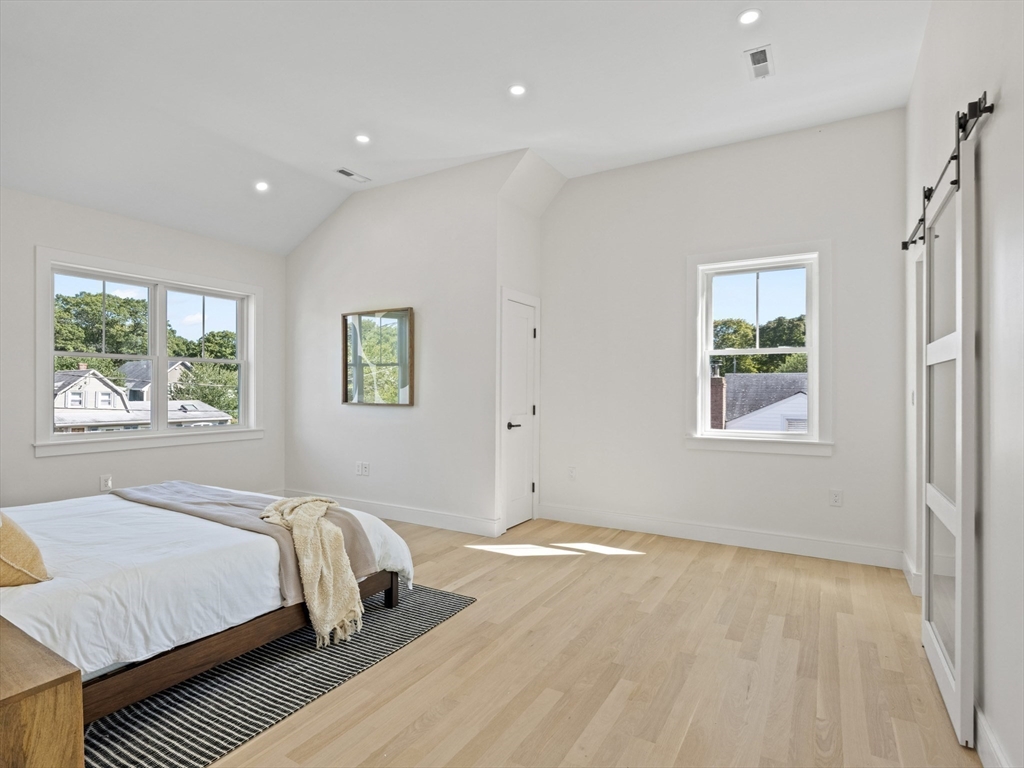 Wakefield, Massachusetts, 01880, United States, 4 Bedrooms Bedrooms, ,5 BathroomsBathrooms,Residential,For Sale,1938527
