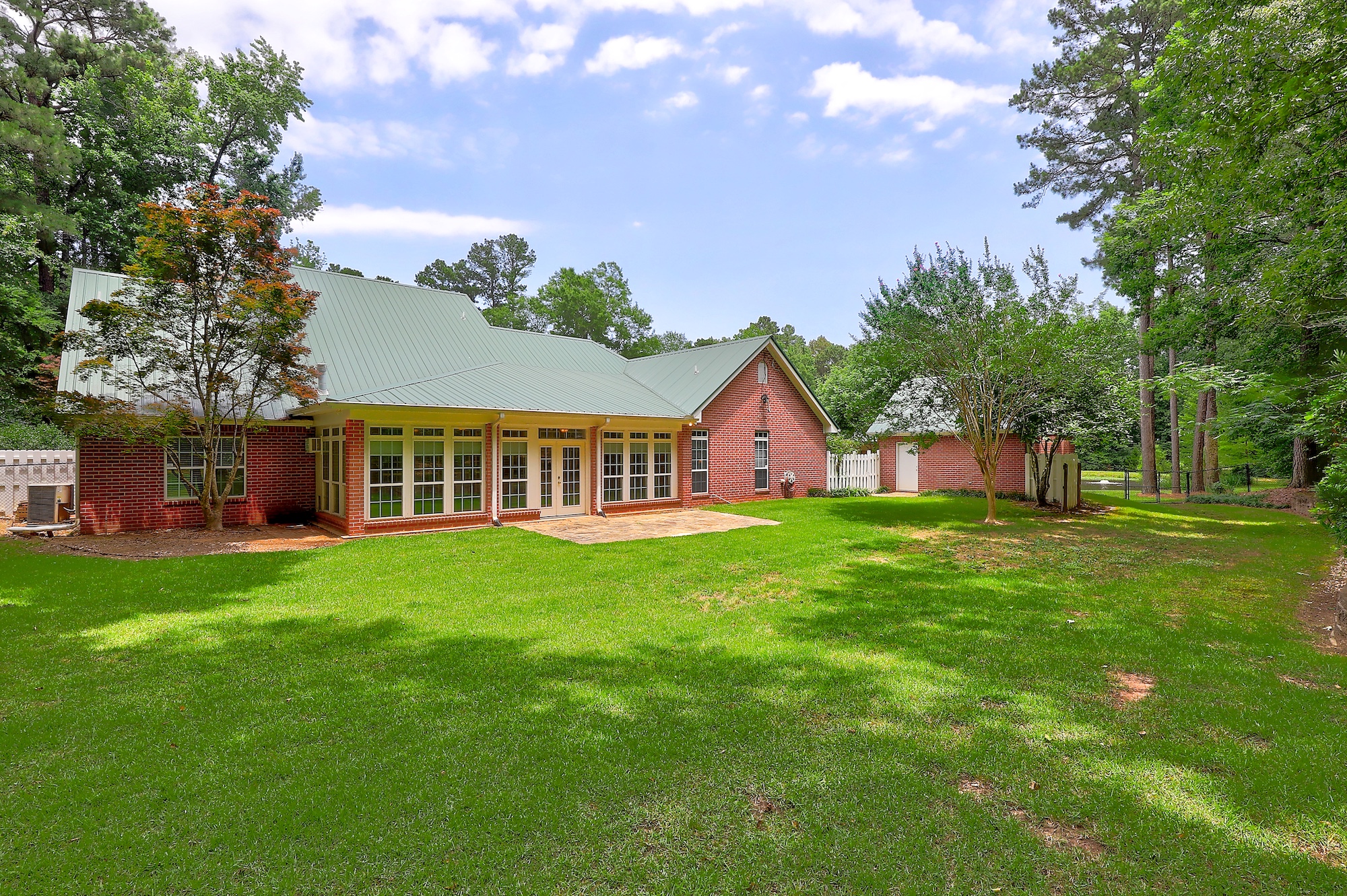 Texarkana, Texas, 75503, United States, 3 Bedrooms Bedrooms, ,4 BathroomsBathrooms,Residential,For Sale,1841636