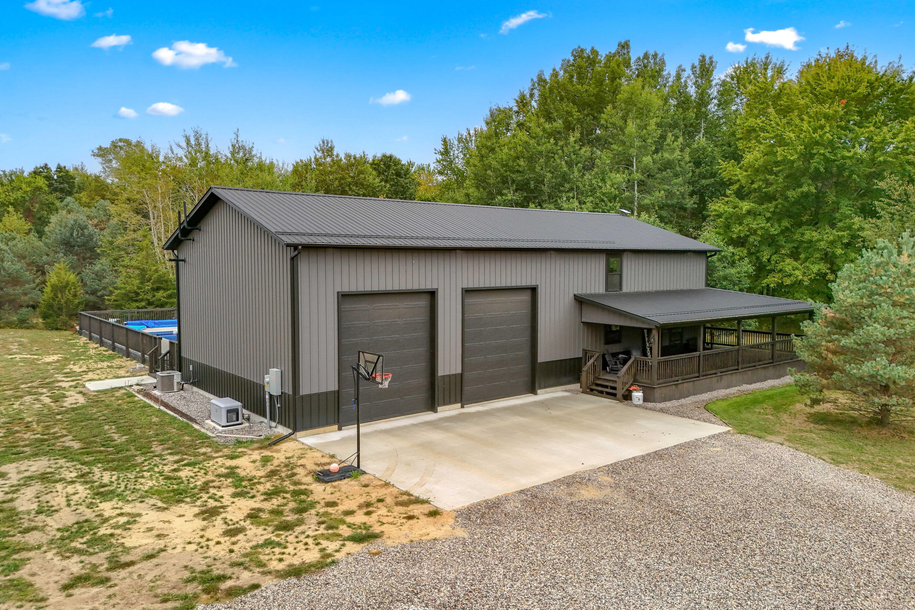 Quincy, Michigan, 49082, United States, 2 Bedrooms Bedrooms, ,3 BathroomsBathrooms,Residential,For Sale,1979767