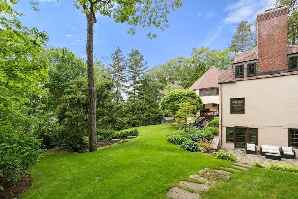Newton, Massachusetts, 02467, United States, 5 Bedrooms Bedrooms, ,6 BathroomsBathrooms,Residential,For Sale,1807148