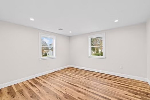 Whitman, Massachusetts, 02382, United States, 2 Bedrooms Bedrooms, ,1 BathroomBathrooms,Residential,For Sale,1992846