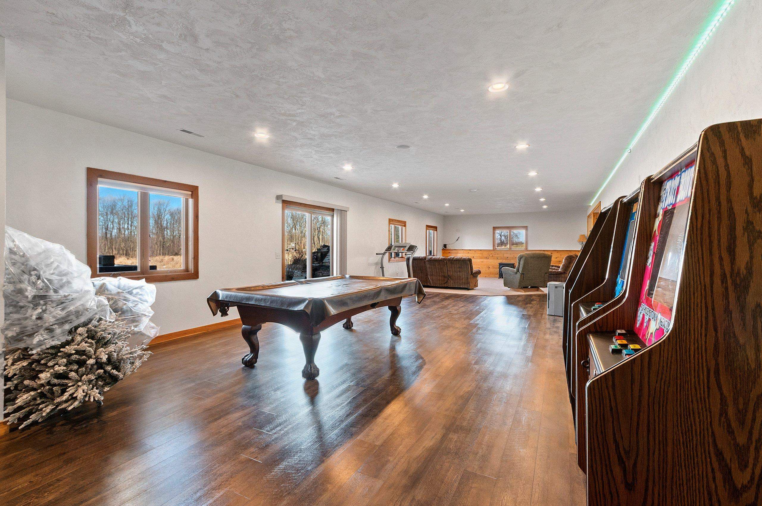 Black Creek, Wisconsin, 54106, United States, 4 Bedrooms Bedrooms, ,4 BathroomsBathrooms,Residential,For Sale,2009234