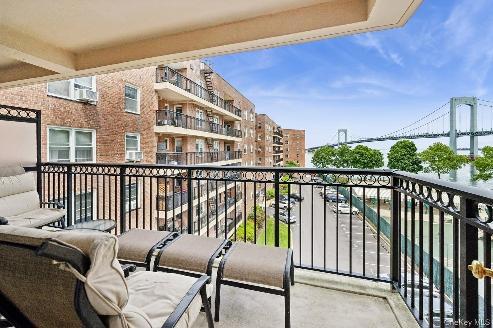 Beechhurst, New York, 11357, United States, 3 Bedrooms Bedrooms, ,2 BathroomsBathrooms,Residential,For Sale,1980845