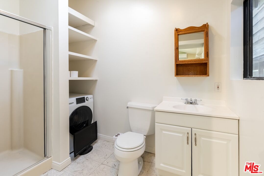 Topanga, California, 90290, United States, 4 Bedrooms Bedrooms, ,5 BathroomsBathrooms,Residential,For Sale,1796839