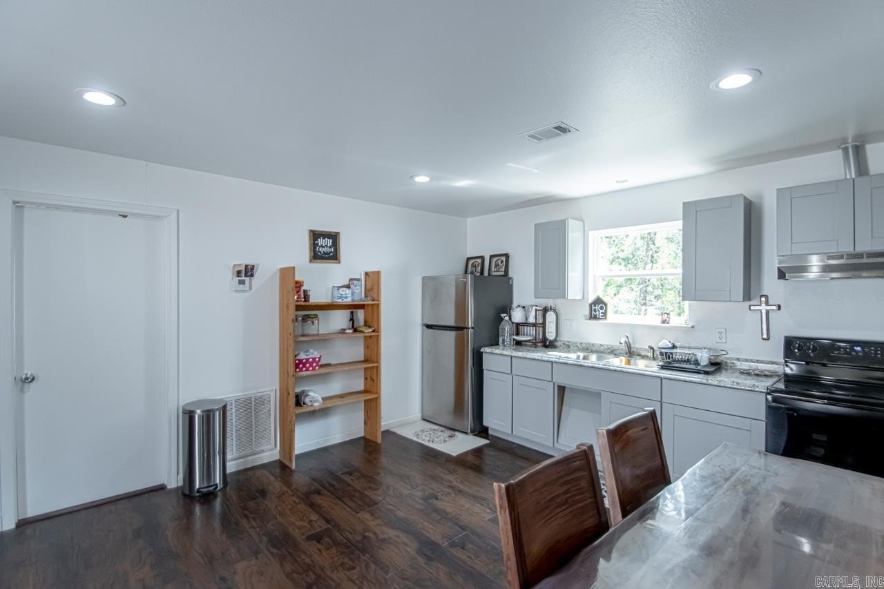 Lonsdale, Arkansas, 72087, United States, 4 Bedrooms Bedrooms, ,4 BathroomsBathrooms,Residential,For Sale,1974688